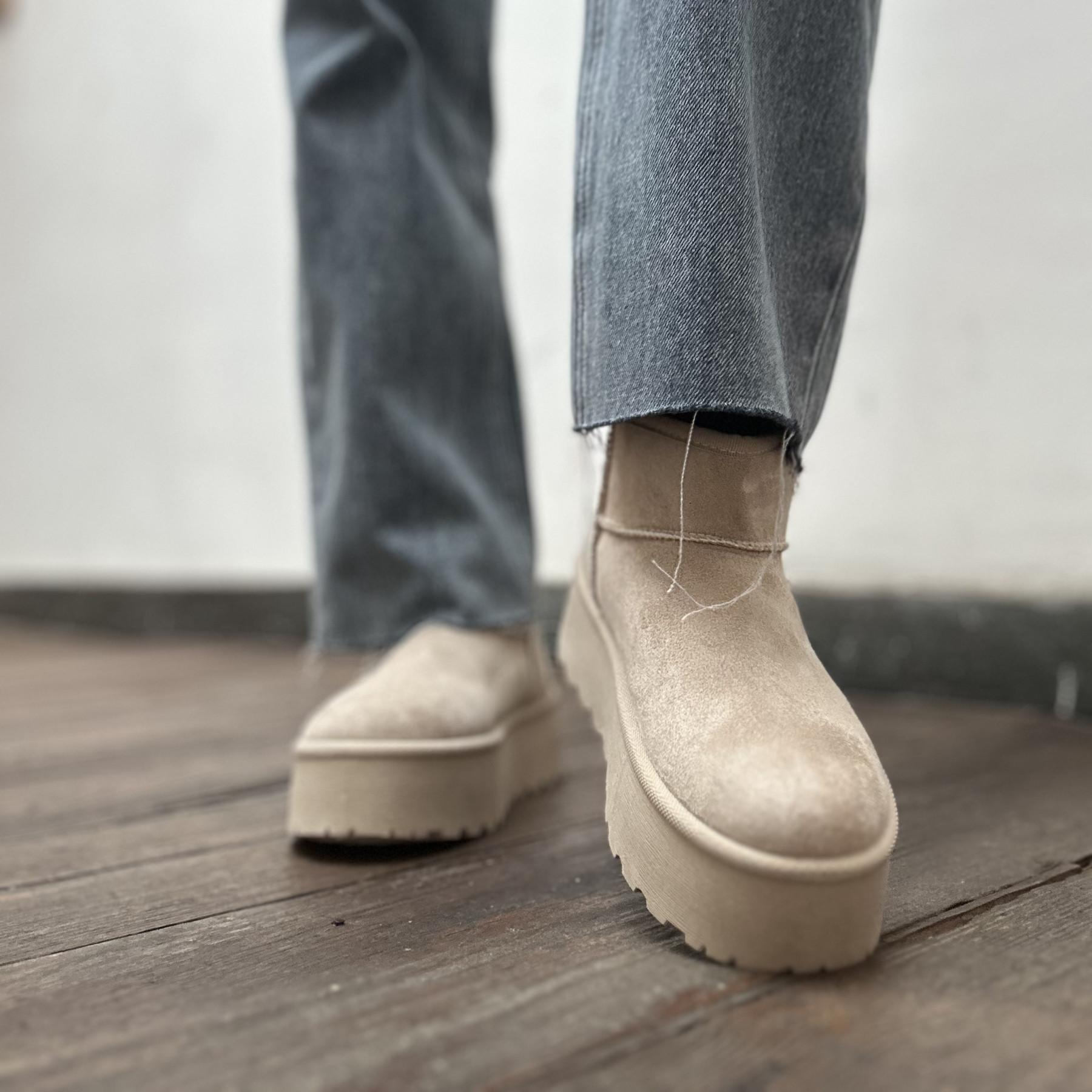 Boots imitation UGG beige a plateforme Zf 1