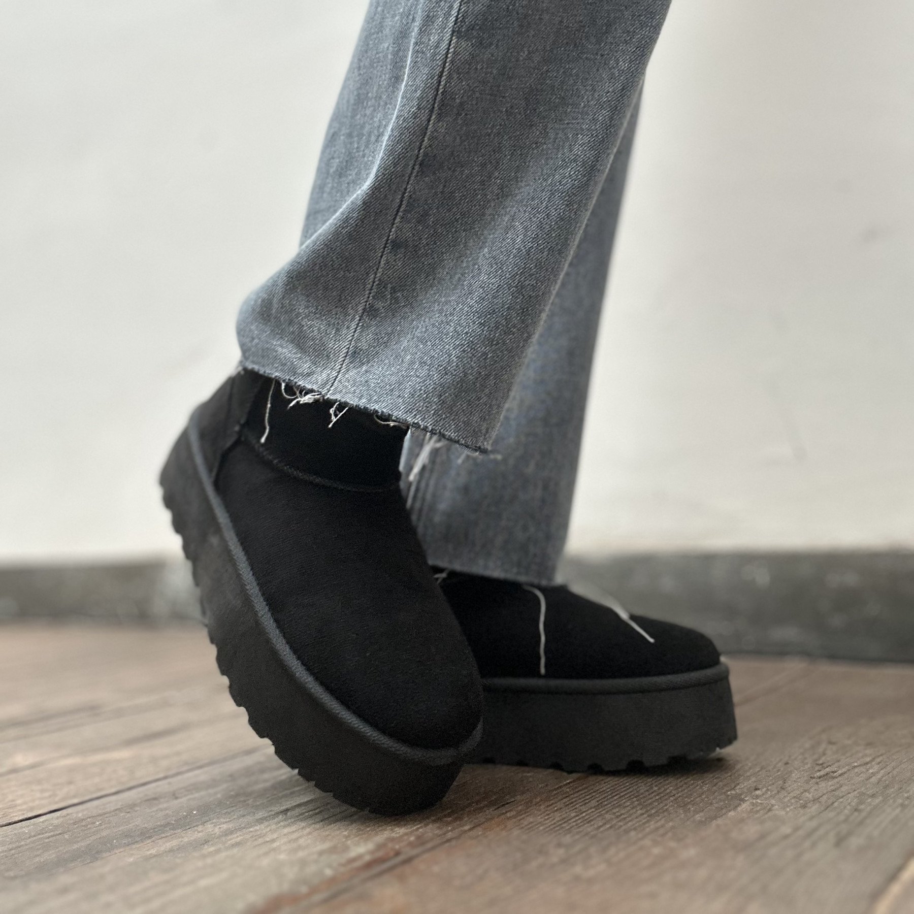 Boots imitation UGG noire a plateforme Zf 1