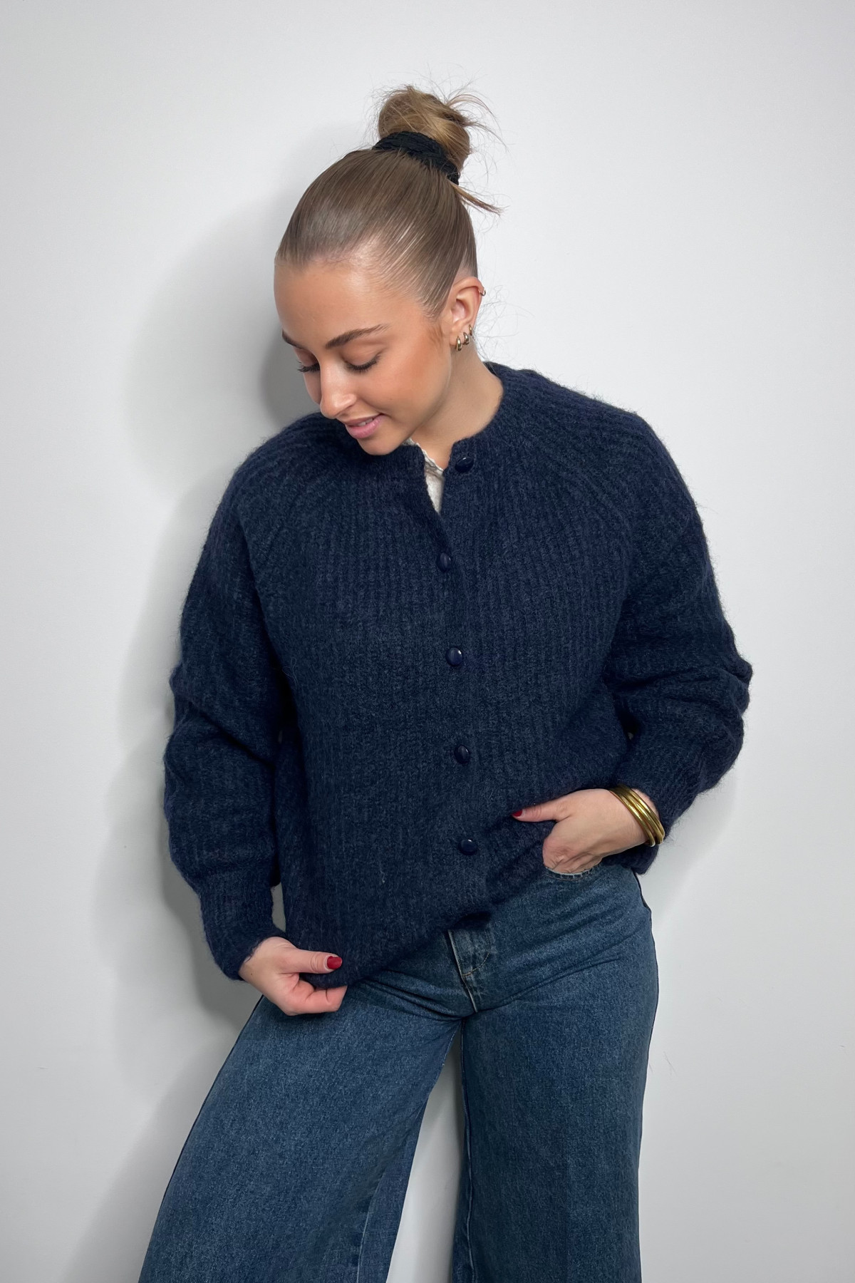 Gilet chummy en maille douce et duveteuse bleu nuit SK28745 Gilet chummy en maille douce et duveteuse bleu nuit SK28745