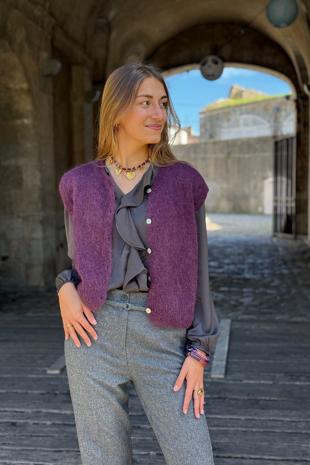 gilet sans manches violet avec boutons nacrés 2373 gilet sans manches violet avec boutons nacrés 2373