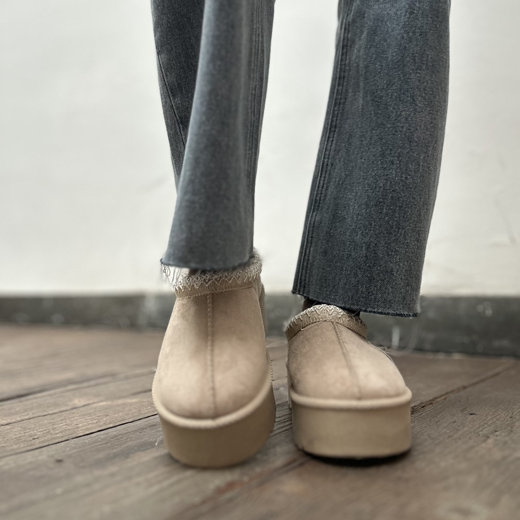 Mules imitation UGG taupe à plateforme GG-01