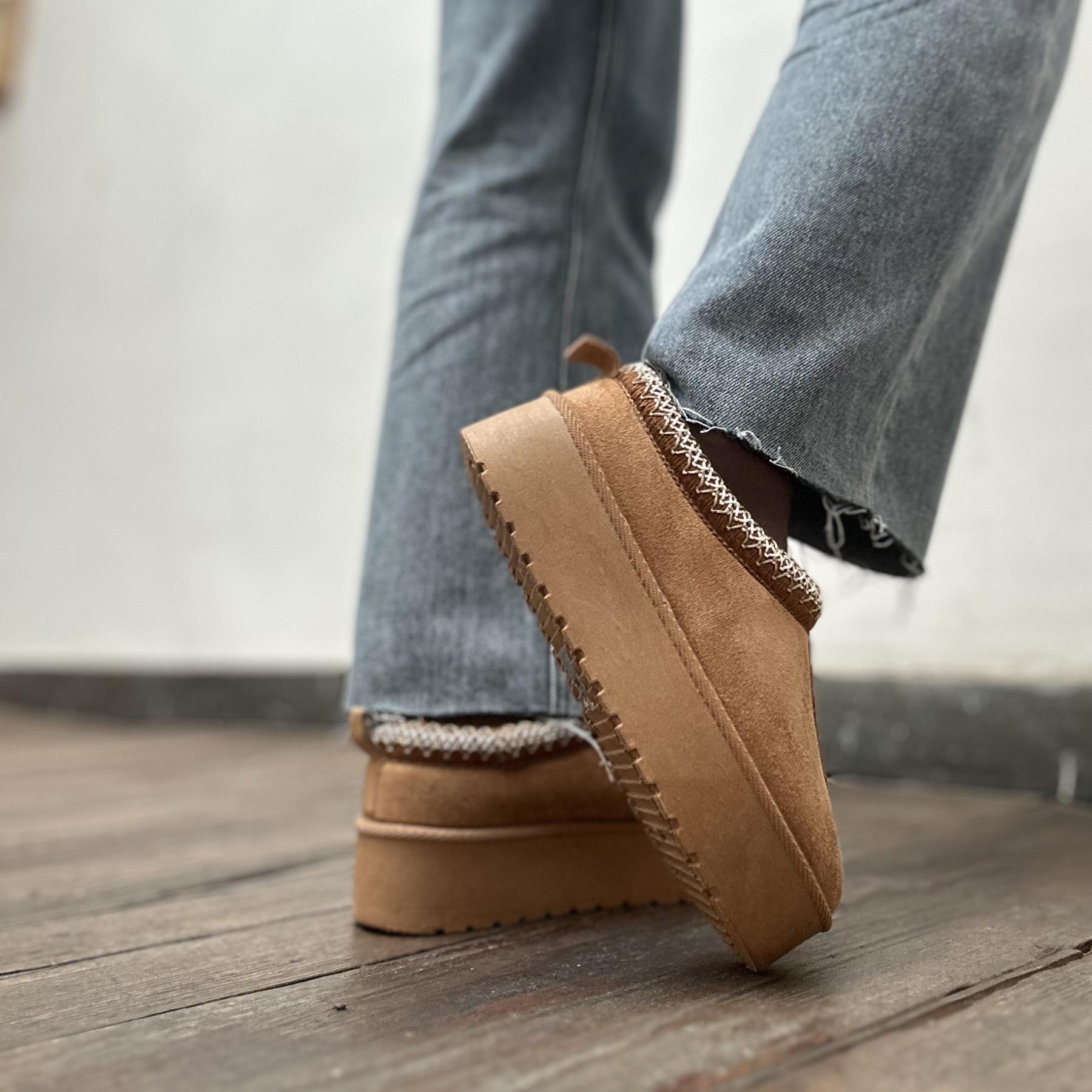 Mules imitation UGG Camel à plateforme GG-01