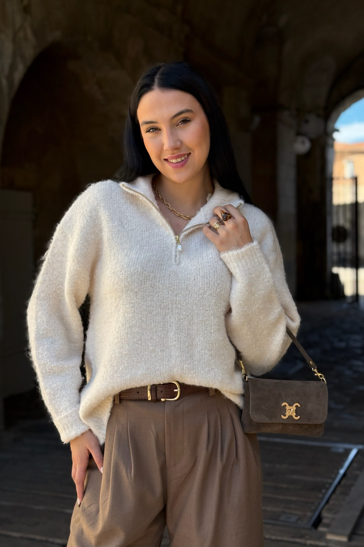 pull b young en maille blanc avec col montant a zip 8118 pull b young en maille blanc avec col montant a zip 8118