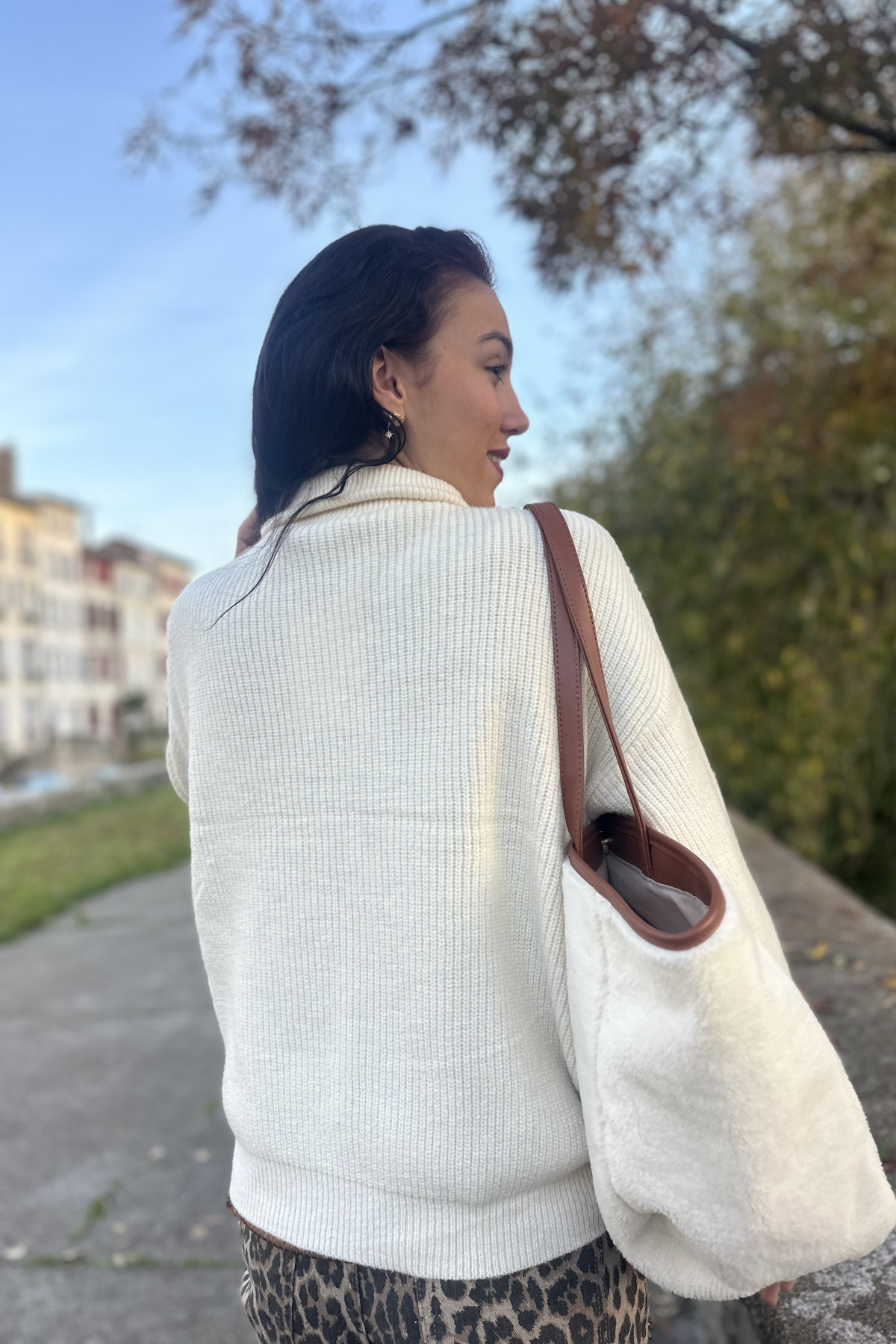 Pull oversize à zip écru SK28678